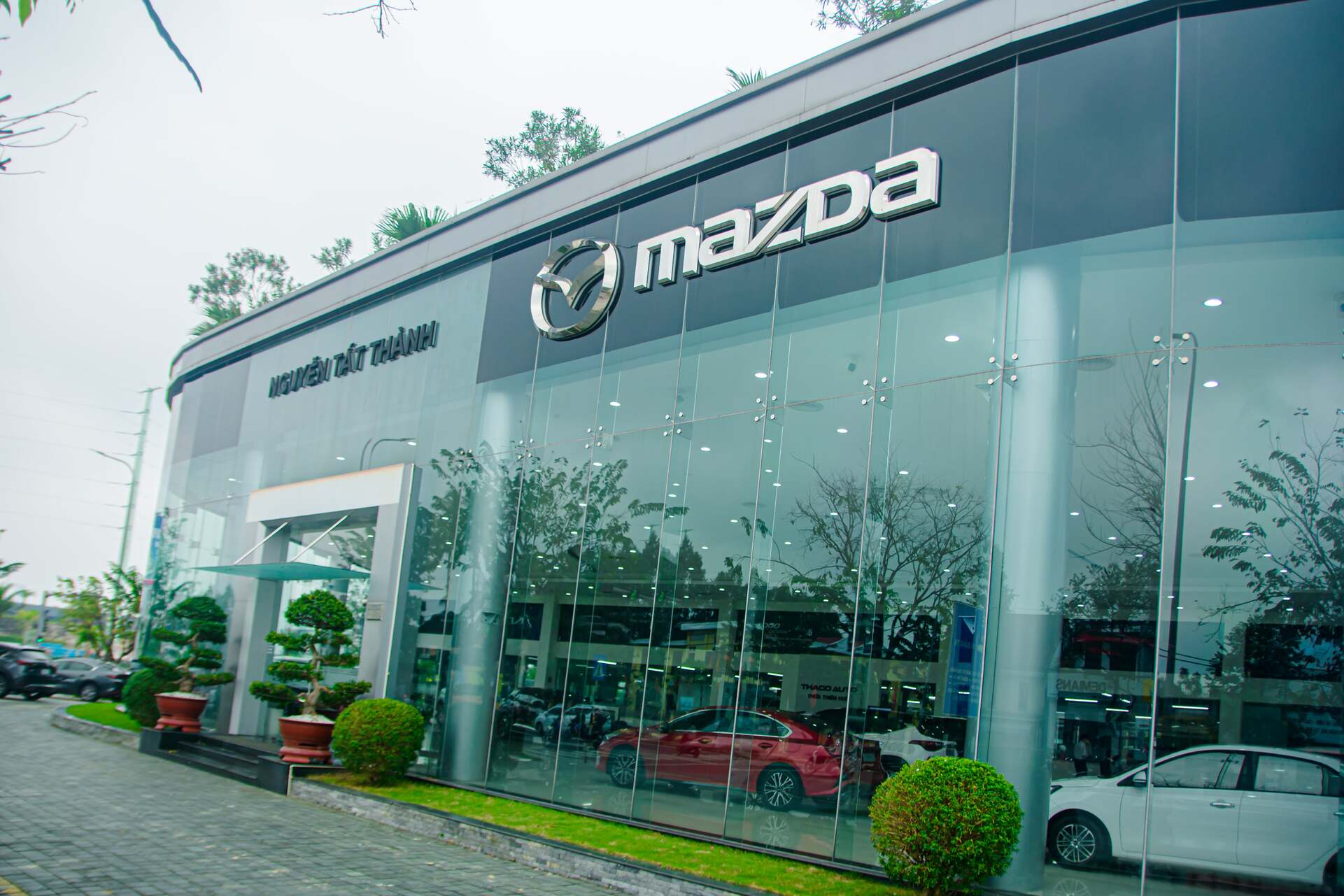 Mazda Nguyễn Tất Thành