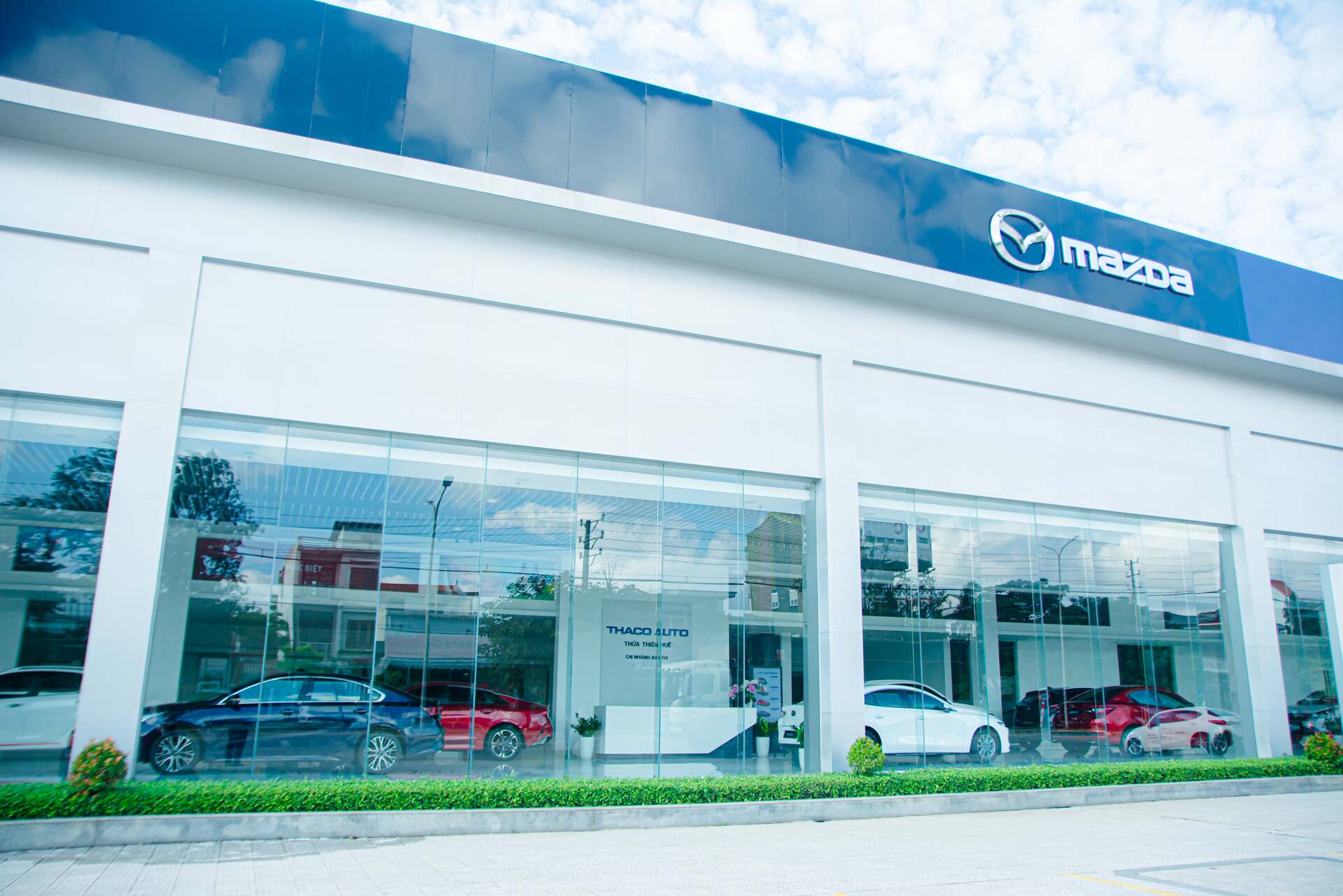 MAZDA NGUYỄN VĂN LINH