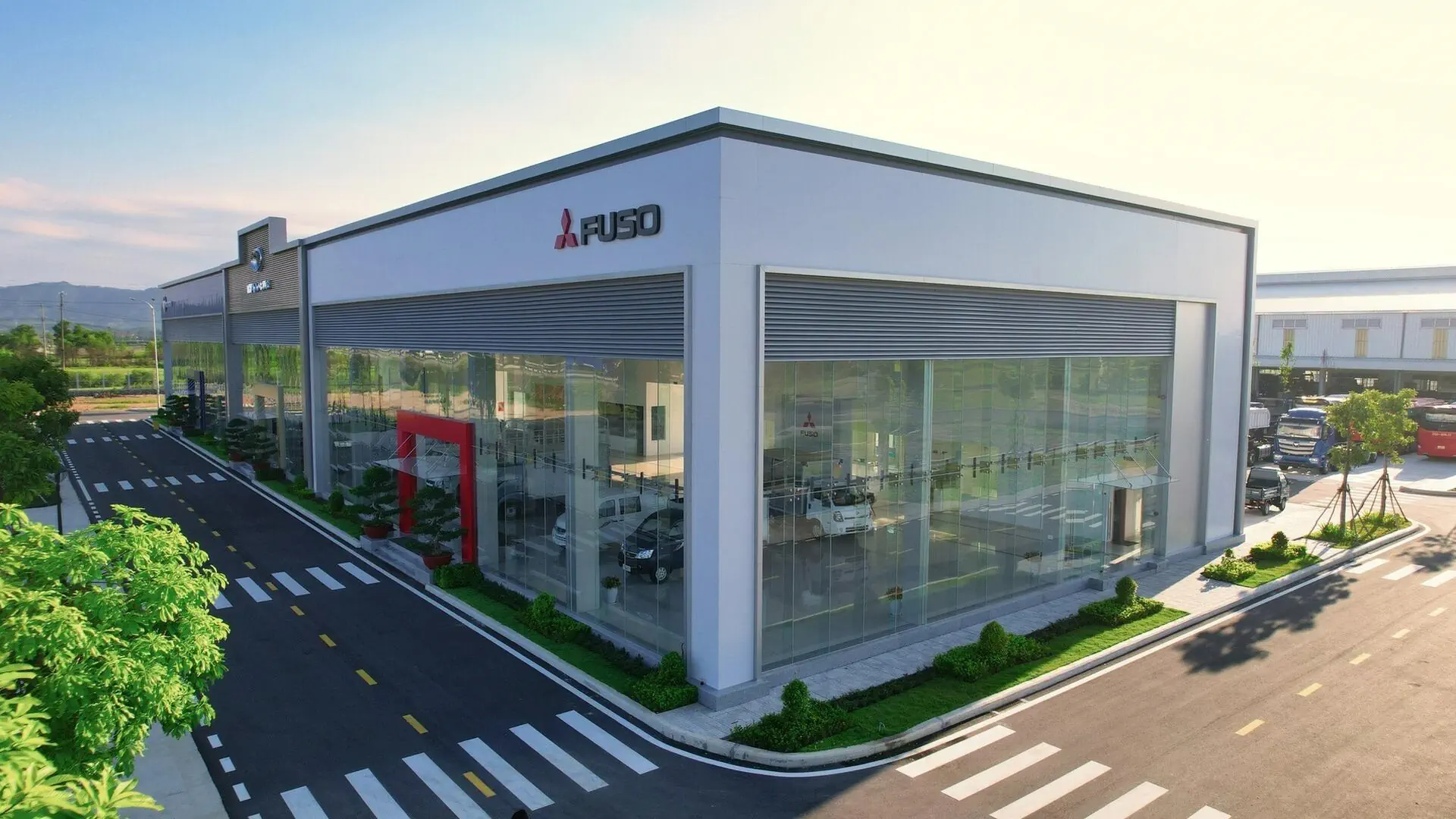 SHOWROOM TẢI BUS HƯƠNG TRÀ